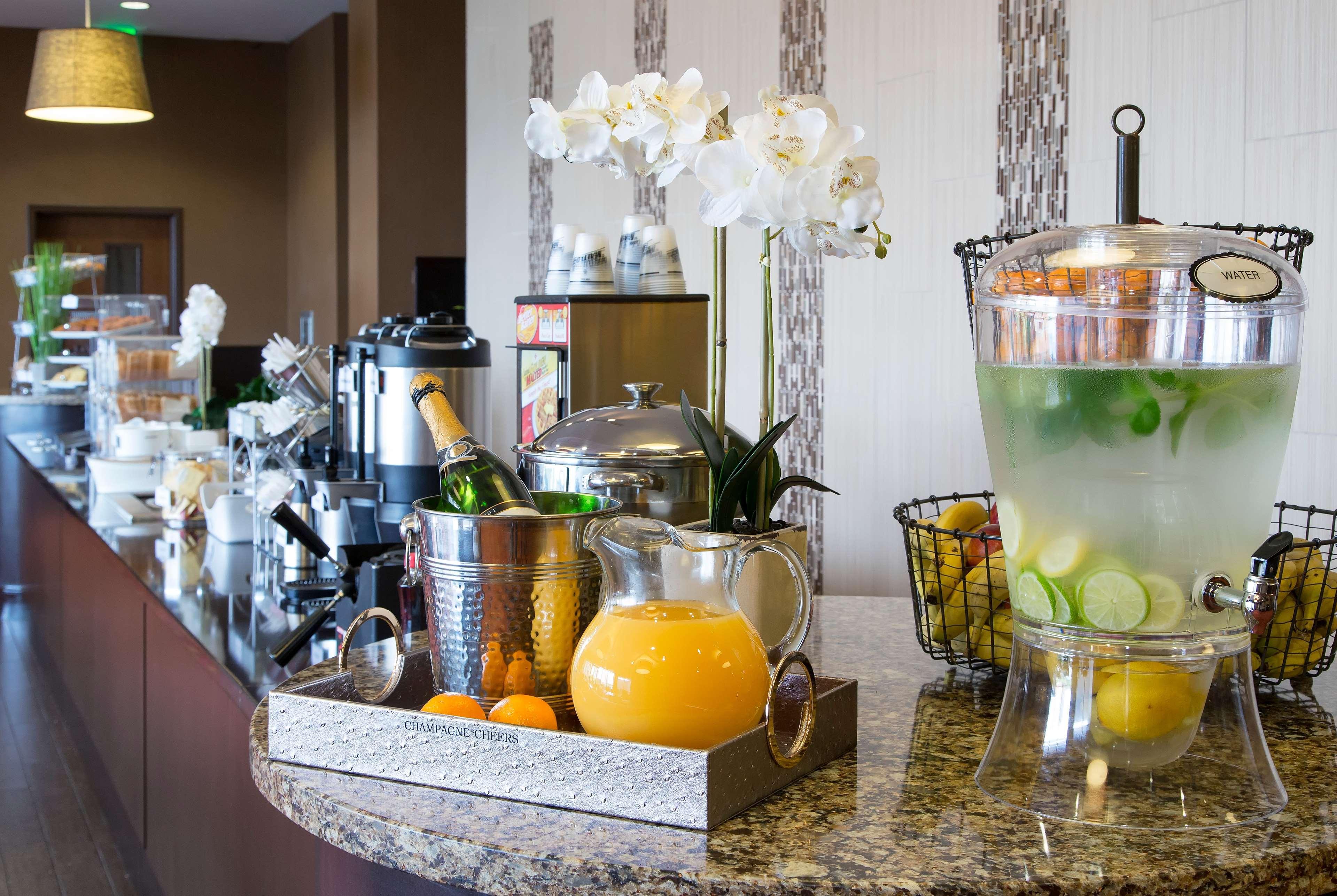 Ramada Plaza By Wyndham & Intl Drive - Newly Renovated! 3*