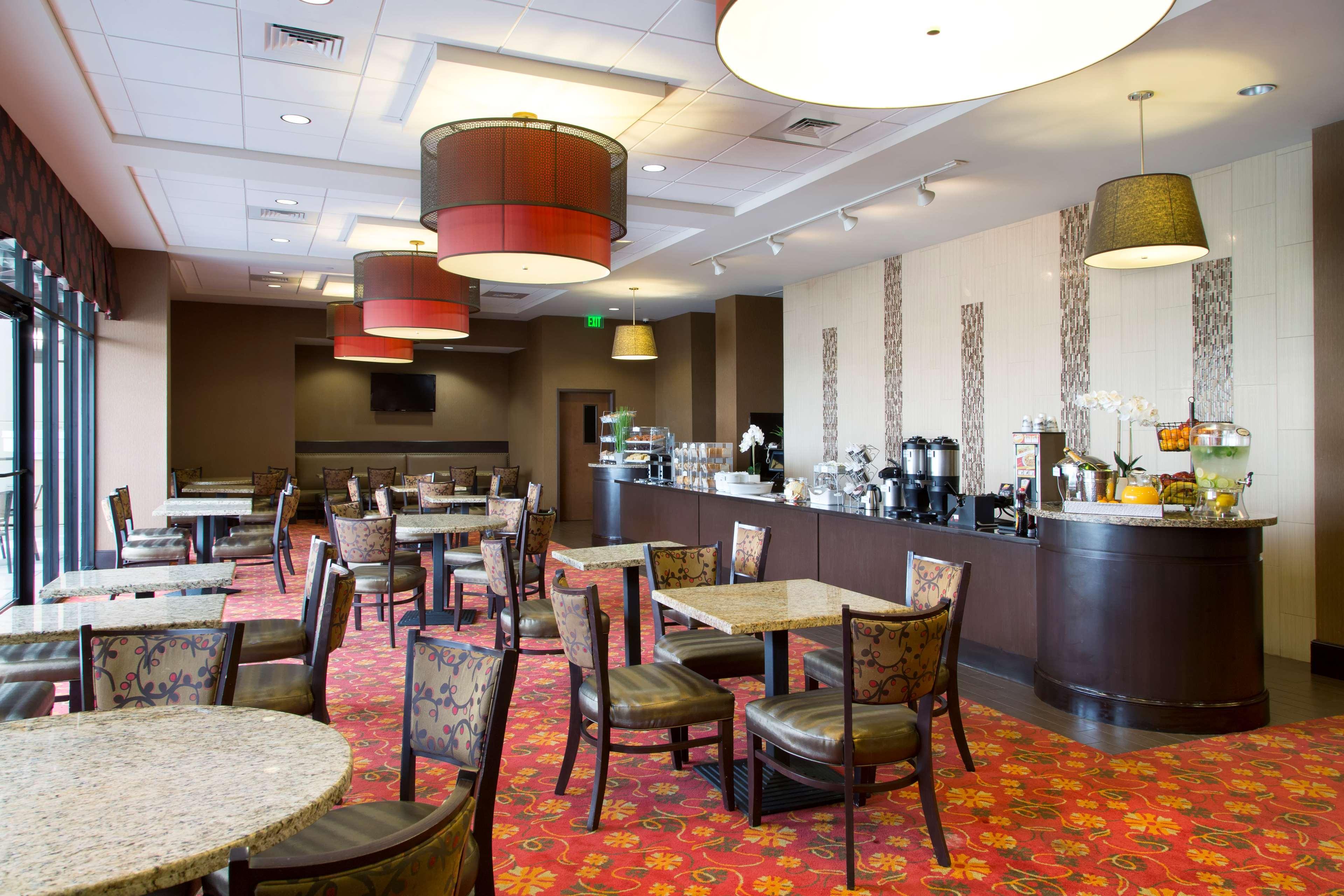 Ramada Plaza By Wyndham & Intl Drive - Newly Renovated! 3*