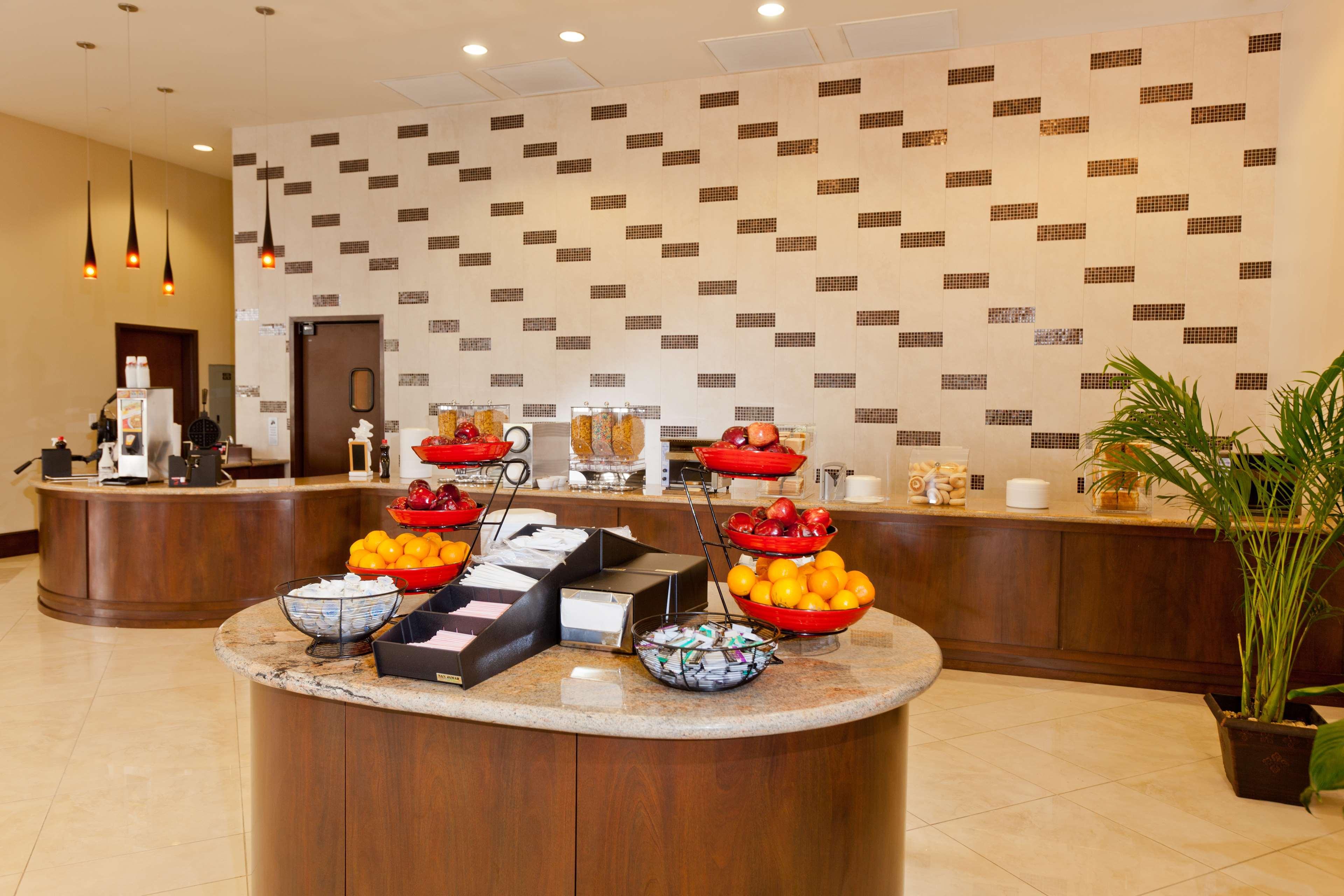 Ramada Plaza By Wyndham & Intl Drive - Newly Renovated! Resort Orlando