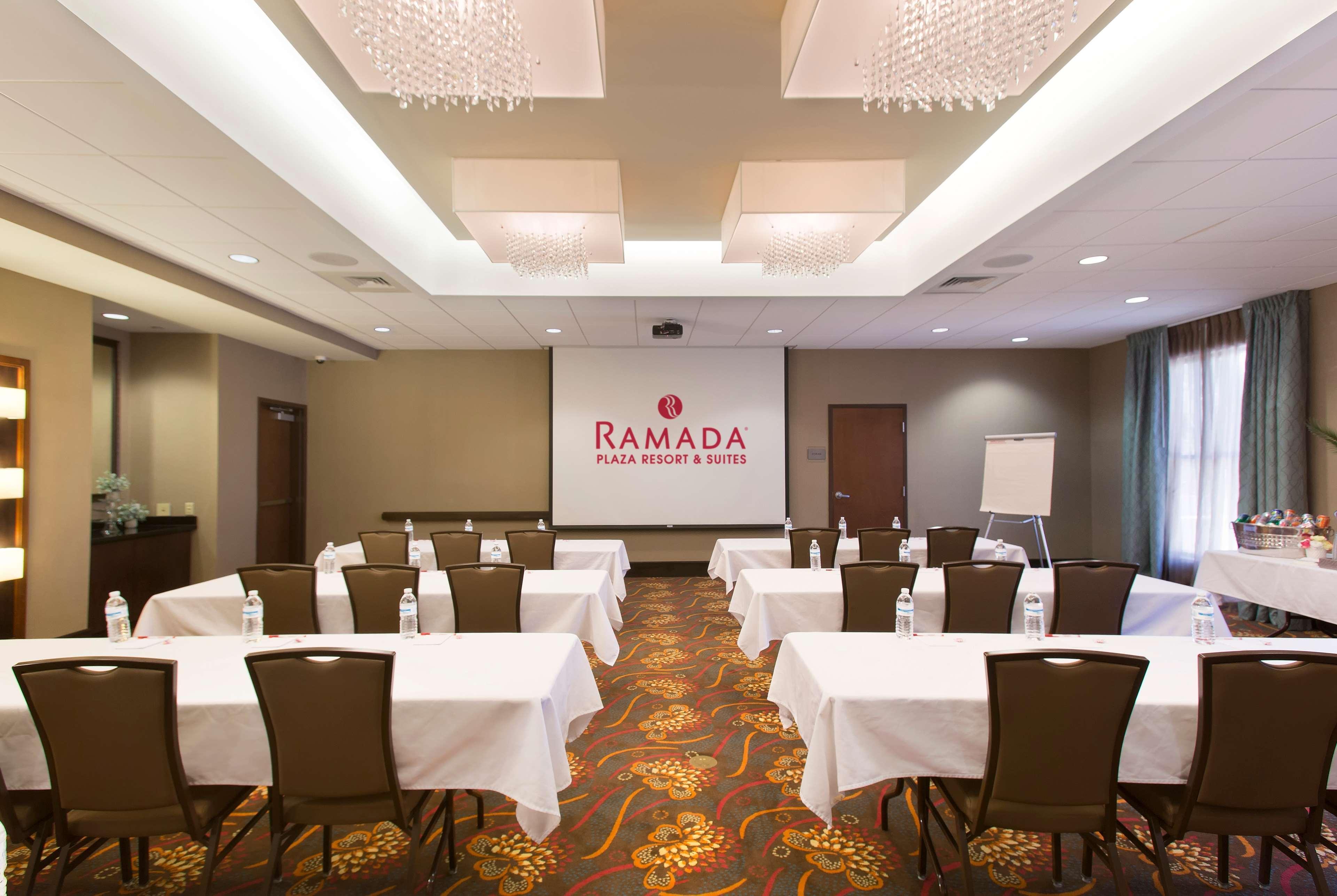 Ramada Plaza By Wyndham & Intl Drive - Newly Renovated! Resort 3*