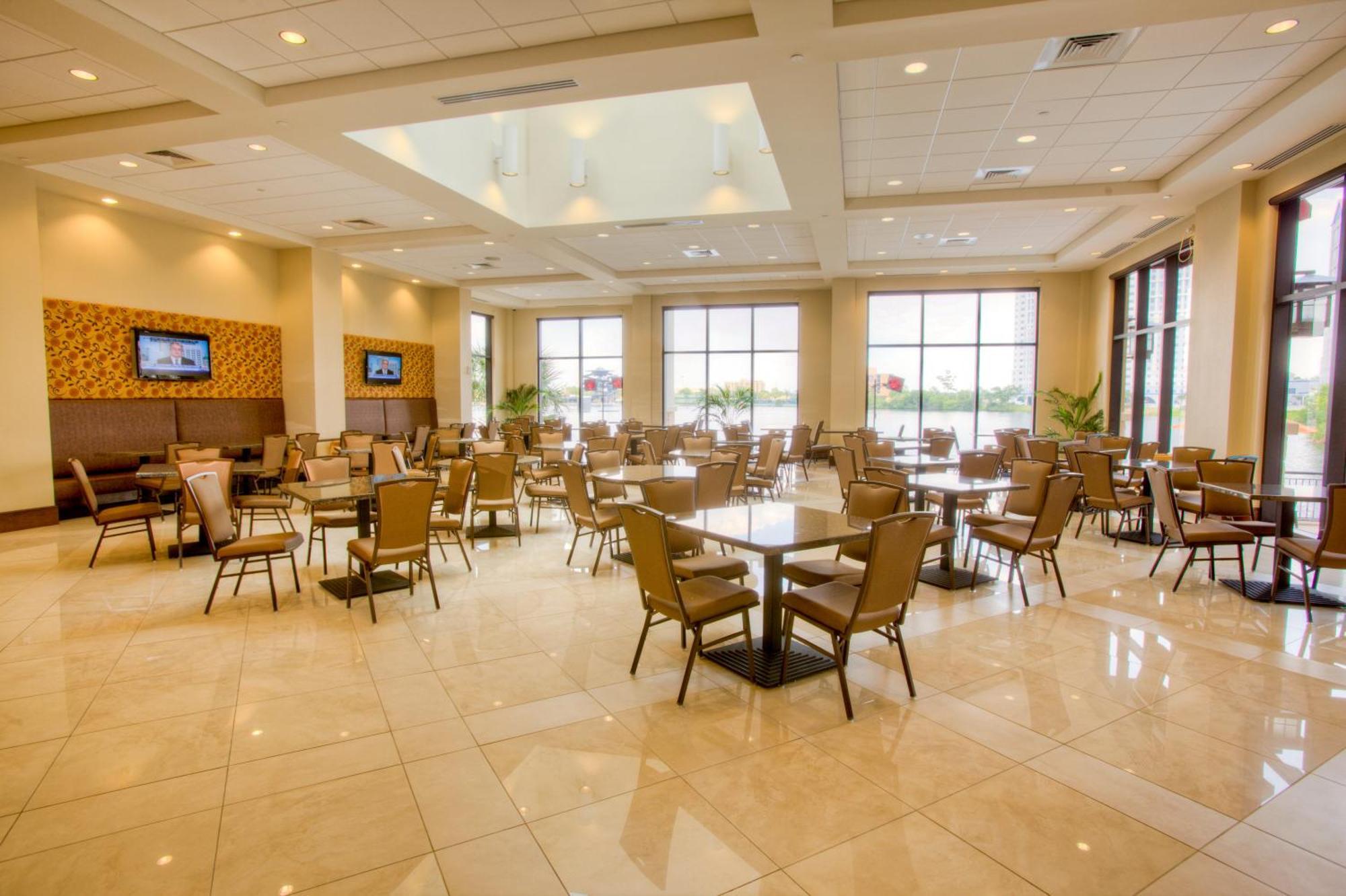 Resort Ramada Plaza By Wyndham & Intl Drive - Newly Renovated! 3*