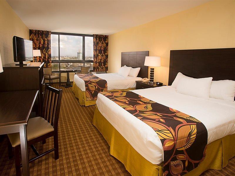 Resort Ramada Plaza By Wyndham & Intl Drive - Newly Renovated! 3*